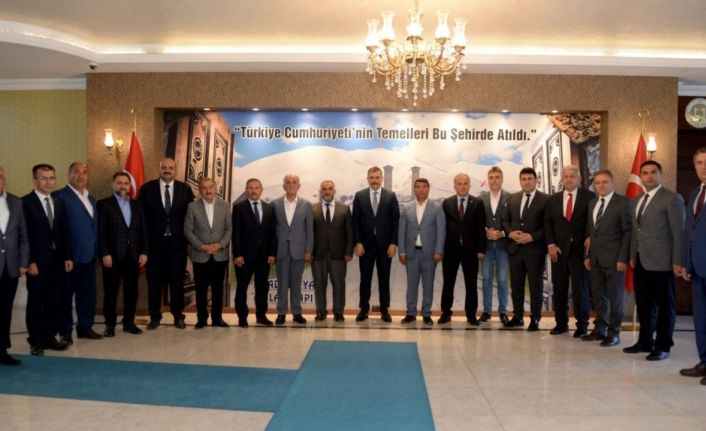 Vali Çiftçi’ye ziyaretçi akını