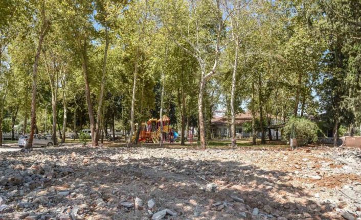 Varsak’a millet kıraathaneli meydan