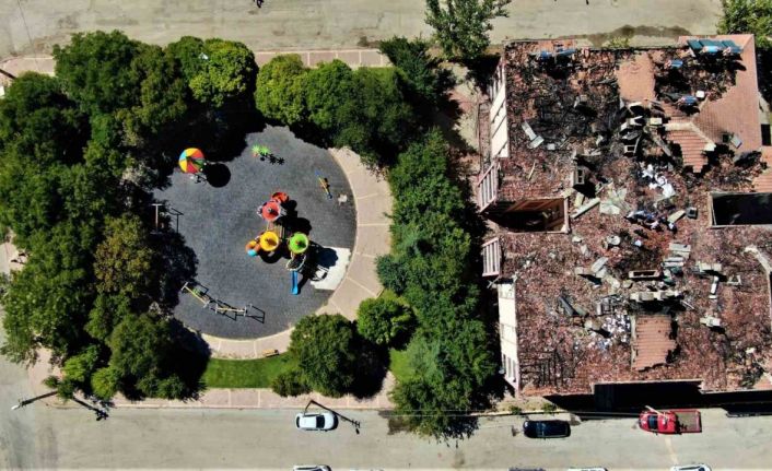 Yangın 3 saat sonra kontrol altına alınmıştı, hasar gün doğunca ortaya çıktı