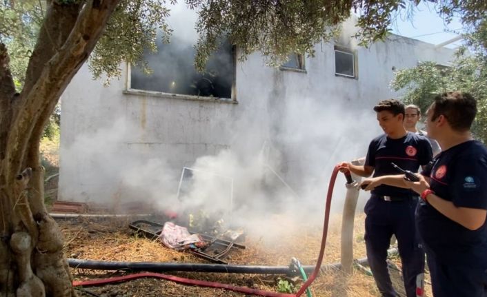 Yangında evi küle döndü, “Mal her zaman alınır can alınmaz” dedi