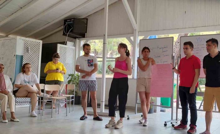 ‘Yeni Ufuklar İçin Bir araya Gelelim’ çalıştatında küresel ısınma ve iklim değişkliği konuşuldu