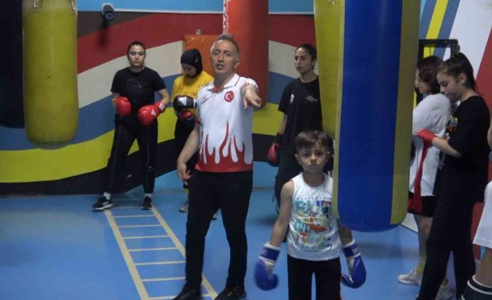 Yıldız kadın boksörlerde hedef Dünya şampiyonluğu