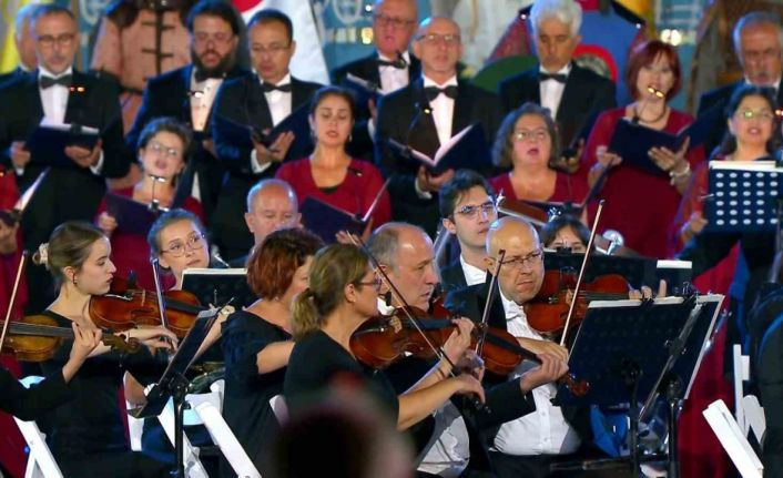 100’üncü Yıl Marşı bin 71 kişilik dev senfoni orkestrası ile ilan edildi
