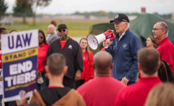 ABD tarihinde ilk kez görevdeki Başkan grevdeki işçileri ziyaret etti