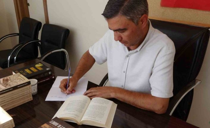 Ailelere okul fobisi olan çocukları için evi "okul ortamına çevirme" önerisi