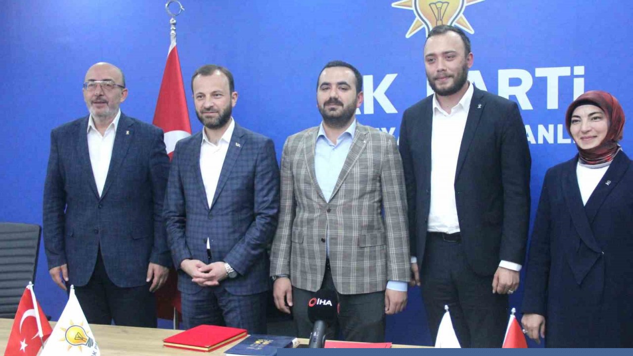 AK Parti Kütahya İl Gençlik Kolları Başkanlığında devir teslim töreni