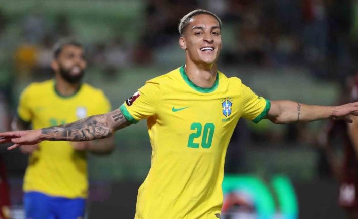 Antony, eski kız arkadaşına saldırıda bulunduğu iddiası sonrası milli takım kadrosundan çıkarıldı