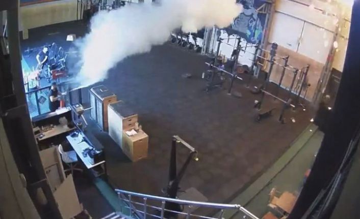 Ataşehir’de spor salonundaki yangının çıkış anı kamerada