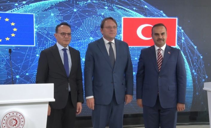 Bakan Kacır: “Arzumuz bir an önce vize serbestisi için Avrupa Birliği’nin somut ilerleme kaydetmesi”