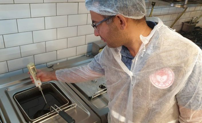 Bakan Yumaklı, 81 ilde eş zamanlı olarak 54 bin 776 toplu tüketim yerinin denetlendiğini açıkladı