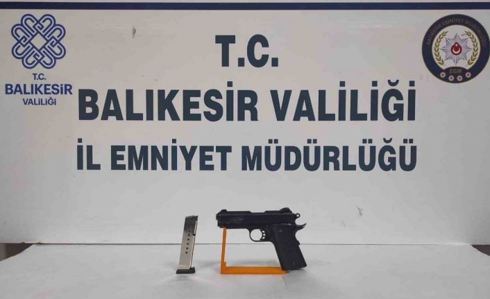 Balıkesir’de aranan 22 şahıstan 15’i tutuklandı