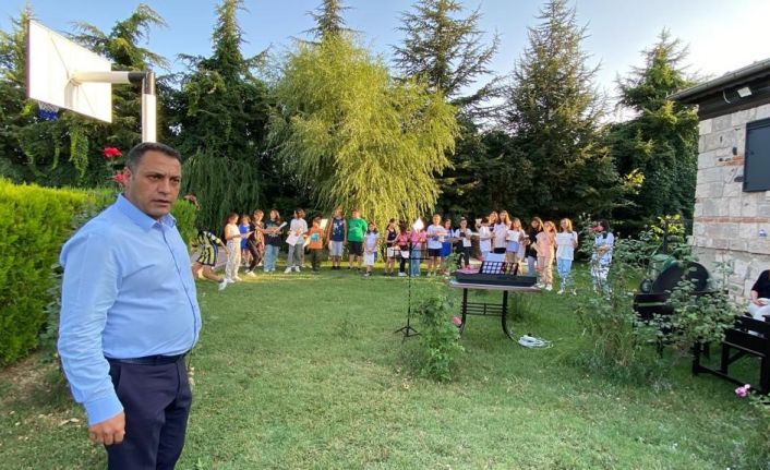 Başkan Ekinci’den basketbolculara gezi sözü