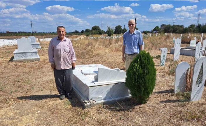 Batı Trakya’daki Müslümanların mezar taşlarını kırdılar