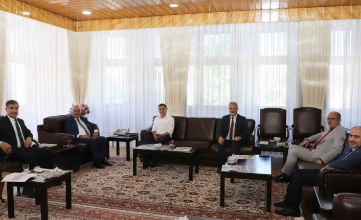 Bayburt Milletvekili Ateş’ten Rektör Çomaklı’ya ziyaret