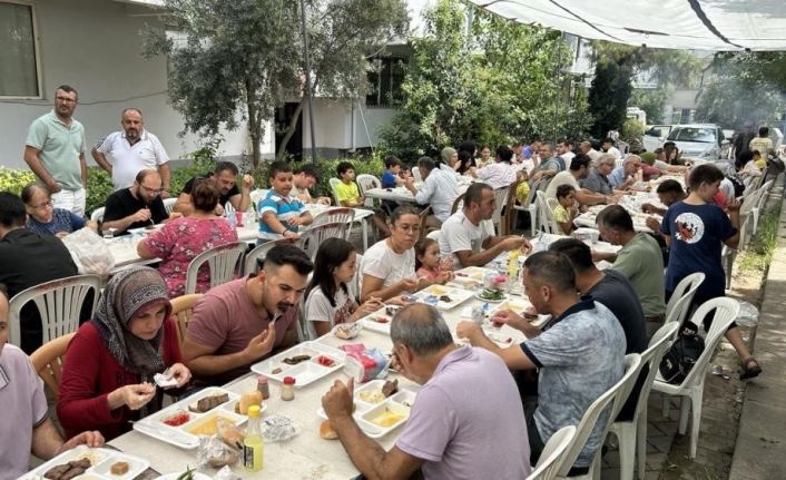 Bedava hayır yemeği ile karnını doyurmak isteyenler Fethiye’de de grup kurdu