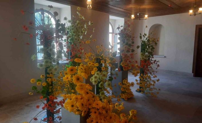 Beyoğlu’nun tarihi mekanlarından Terra Santa, FloralFest ile çiçek gibi bir başlangıçla hizmete açıldı