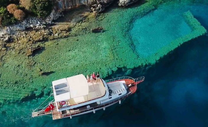 Bin 500 yıl önce  depremle birlikte denizin yuttuğu şehir tekne turlarının merkezi oldu