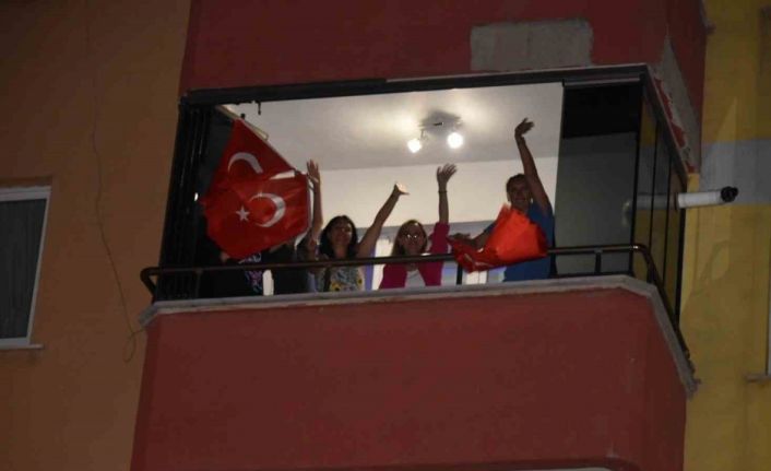 Bozüyük’te araç konvoyu ile coşkulu kurtuluş kutlaması