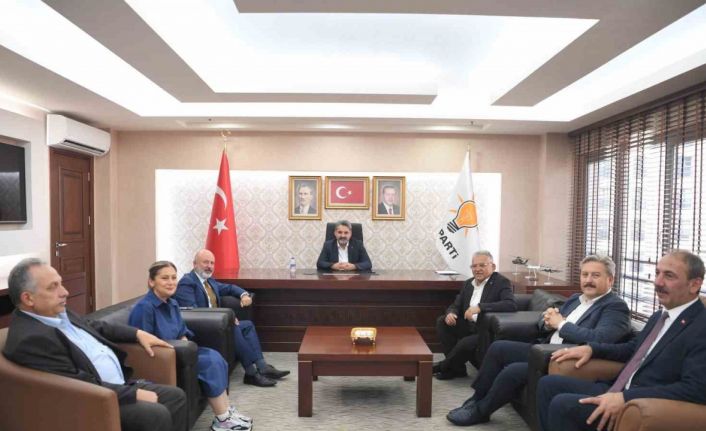 Büyükkılıç’tan başkanlarla, AK Parti il başkanı ve yönetimine ‘hayırlı olsun’ ziyareti