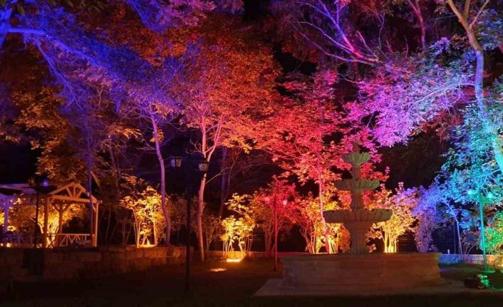 Büyükşehir Belediyesi, çevre dostu aydınlatma projeleri ile kentin geleceğine ışık tutuyor