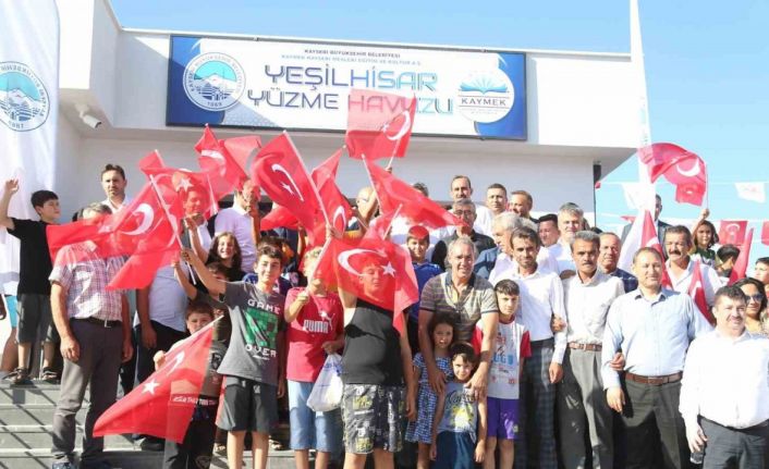 Büyükşehir’in Yeşilhisar Yüzme Havuzu’na yoğun ilgi