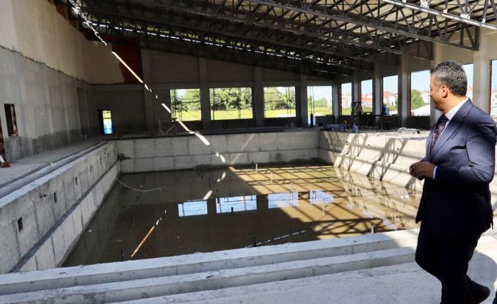 Çarşamba Yarı Olimpik Yüzme Havuzunda sona yaklaşıldı: İlçe yüzme bilmeyen kalmayacak