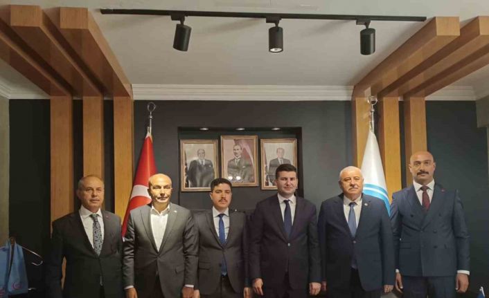 Gaziantep Ülkü Ocakları’nda bayrak değişimi