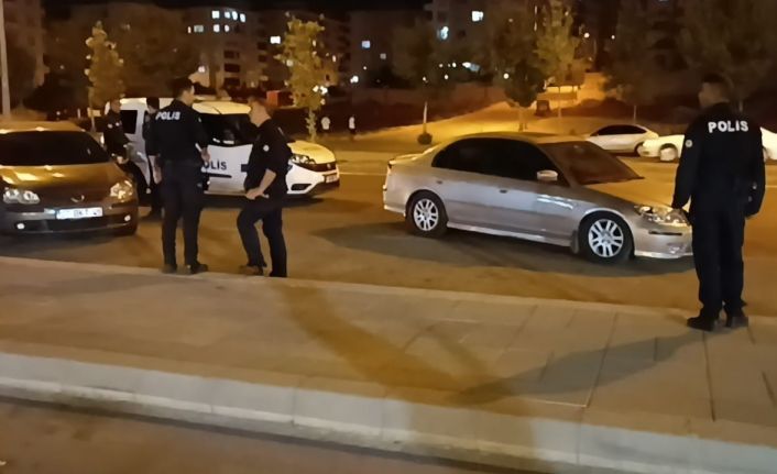 Gaziantep’te iki grup arasında yan bakma kavgası: 1’i ağır 2 yaralı