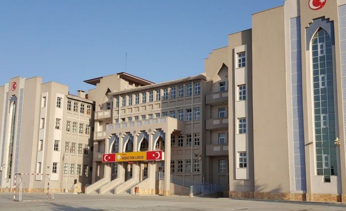 Gediz Fen Lisesi, öğrenci yerleştirmede en başarılı okul oldu