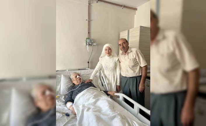 Hastanedeki babaannesini gelinliğiyle ziyaret etti