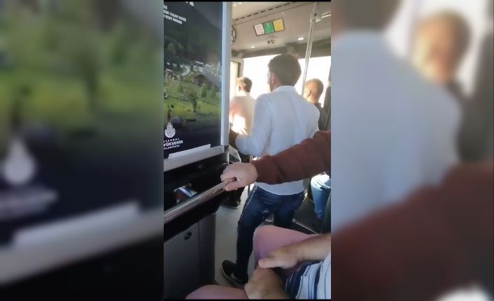 İETT otobüsü kapısı açık halde dakikalarca yolculuk etti, o anlar kaydedildi