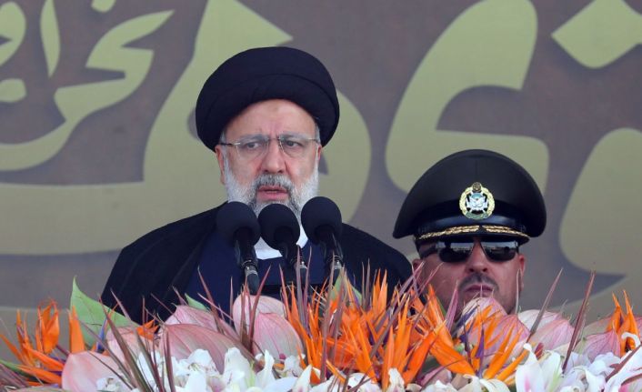 İran, Irak Savaşı’nın yıldönümünde yeni “en uzun menzilli” insansız hava aracını sergiledi