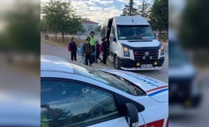 Jandarma okul çevrelerini abluka altına aldı: Öğrencilerin kılına bile zarar gelmeyecek