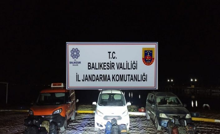 Jandarma’nın operasyonlarında 88 düzensiz göçmen ve 9 organizatör yakalandı
