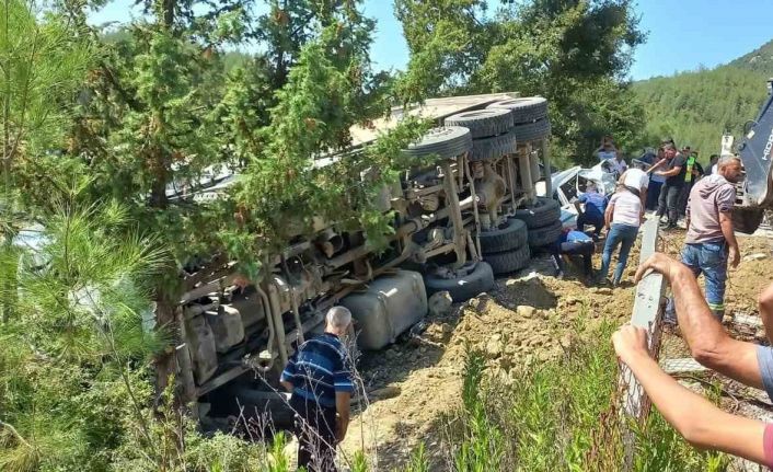 Kahramanmaraş’ta freni patlayan kamyon kalabalığın arasına daldı: 5 ölü, 25 yaralı