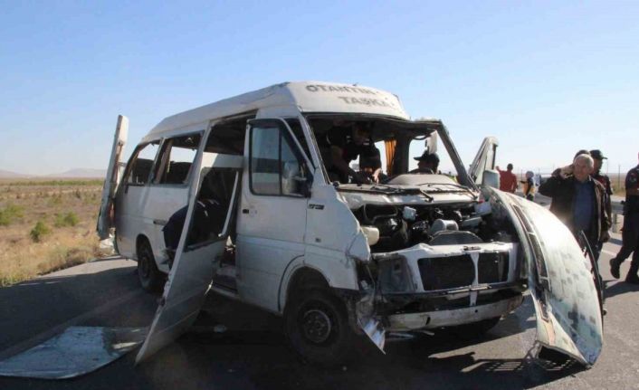 Karaman’daki minibüs kazasında ölü sayısı 2’ye yükseldi