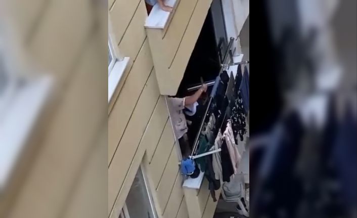 Karısını bıçaklayarak öldürmüştü: Dehşet anlarının kamera görüntüsü ortaya çıktı