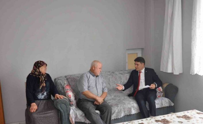 Kaymakam göreve başlar başlamaz ilk iş olarak şehit ailelerini ziyaret etti