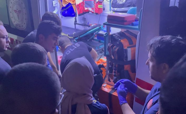 Kilis’te evini yakan ve kendine zarar veren kişiyi polis ekipleri kurtardı