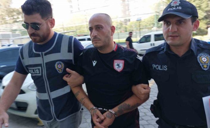 Kırmızı ışıkta geçip öğrenci servisiyle çarpışan tır sürücüsü adliyeye sevk edildi