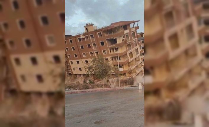 Kolonları kesilerek yıkılan 8 katlı binanın yerle 1 olma anı kamerada