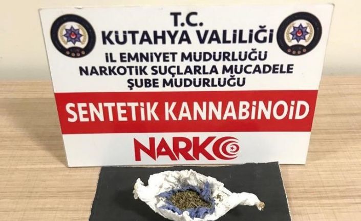 Kütahya’da bir şahsın üzerinde uyuşturucu ele geçirildi