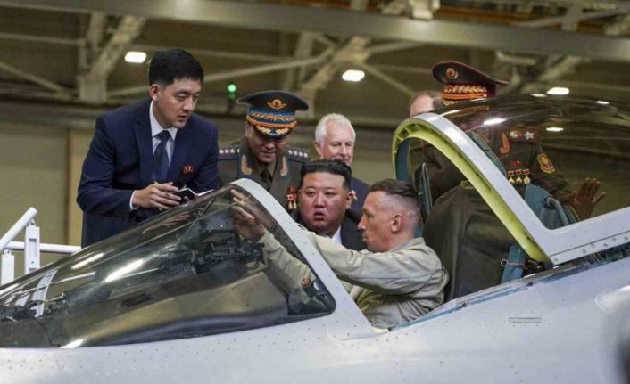 Kuzey Kore lideri Kim’den Rusya’da savaş ve sivil uçaklarının üretildiği fabrikalara ziyaret
