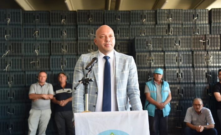 Manisa Büyükşehir, 120 bin kasanın dağıtımına Demirci’de başladı