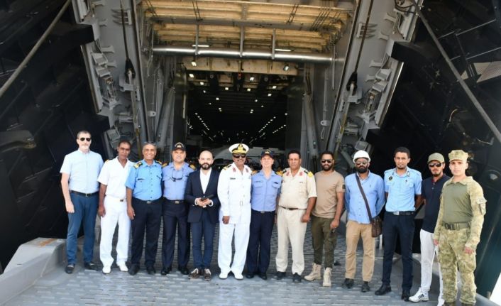 MSB: "TGC Sancaktar ve TGC Bayraktar gemilerimizin ulaştırdığı yardım malzemeleri Libyalı yetkililere teslim edildi”