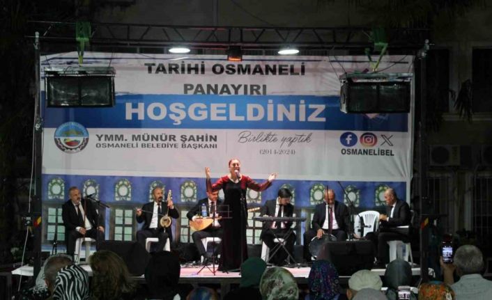 Osmaneli’nde Kültür ve Turizm Bakanlığı Türk Halk Müziği Orkestrası sahne aldı.