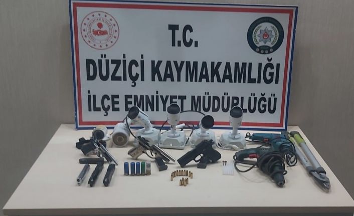 Osmaniye’de güvenlik kamerası çalan hırsızlar güvenlik kamerasına yakalandı