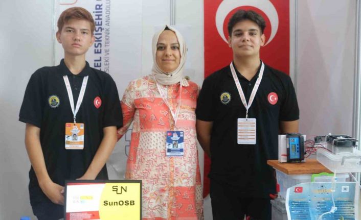 (Özel) 15 yaşındaki gençler yaptı... Güneşten üretilen suyla topraklar susuz kalmayacak