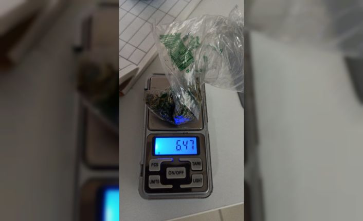 Polisten kaçan sürücünün taksisinden uyuşturucu çıktı