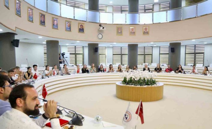 Rektör Prof. Dr. Altun, ERASMUS Öğrencileri ile Bir Araya Geldi